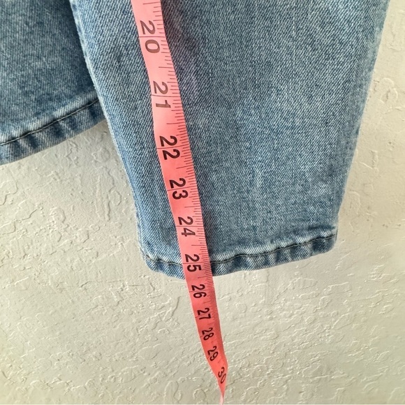 Everlane Curvy Cheeky Jean 26 Crop Light Wash - Picture 2 of 11